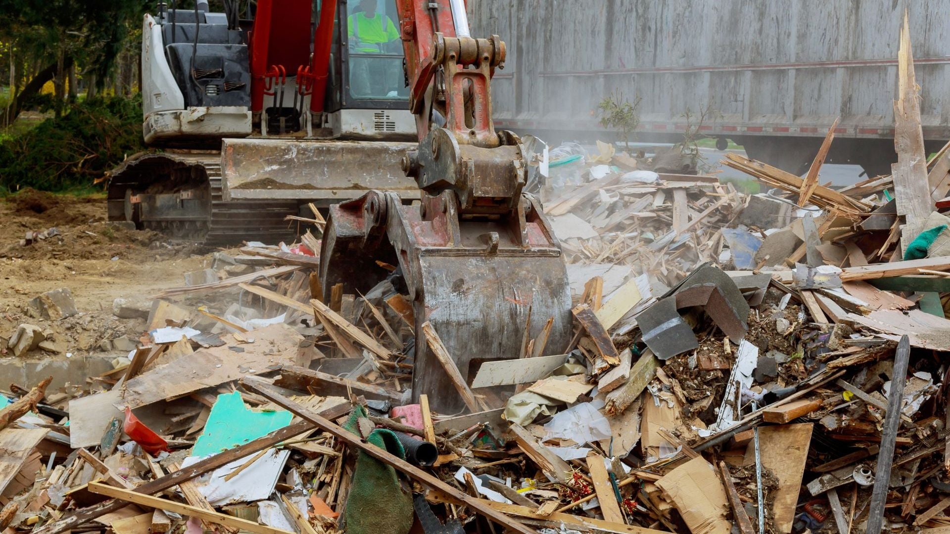 Demolice budov a demolice domů středního rozsahu: Průběh odstranění objektu