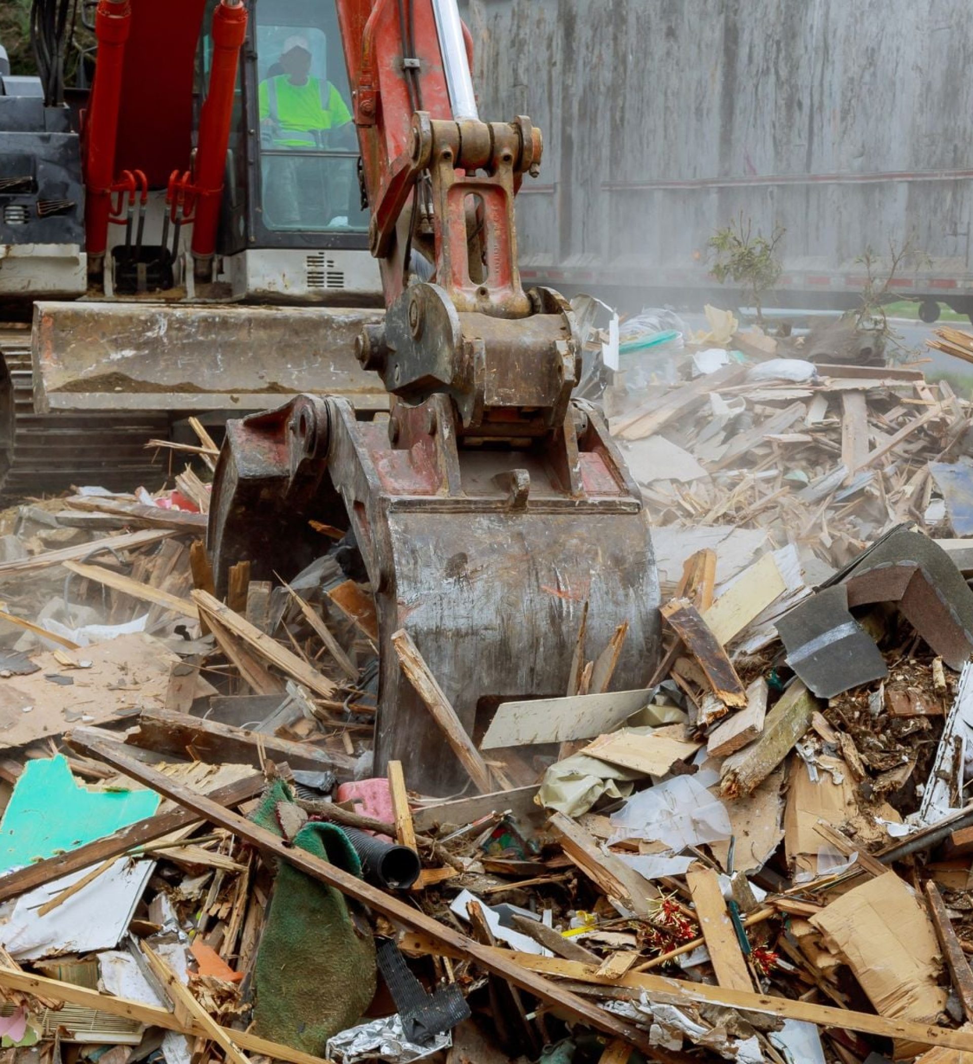 Demolice budov a demolice domů středního rozsahu: Průběh odstranění objektu